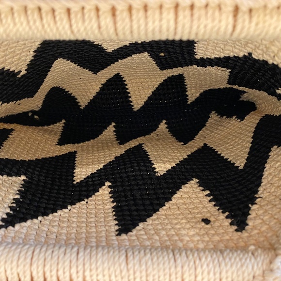 Handwoven Bag with Wooden Handles - Picture 6 of 6